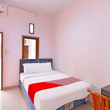 Oyo 91445 Sandat Guest House เดนปาซาร์ ภายนอก รูปภาพ