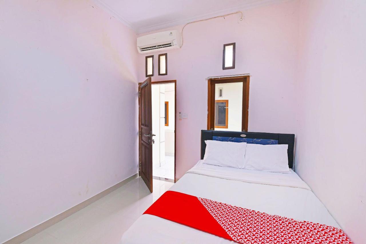 Oyo 91445 Sandat Guest House เดนปาซาร์ ภายนอก รูปภาพ